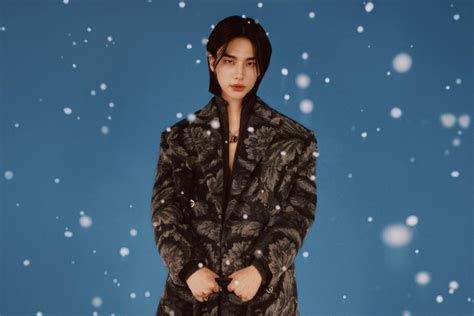 versace holidays|versace hyunjin for holiday.